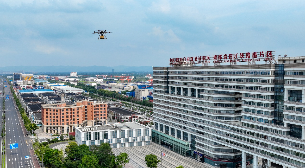 低空经济多领域展现强劲势头(图1)